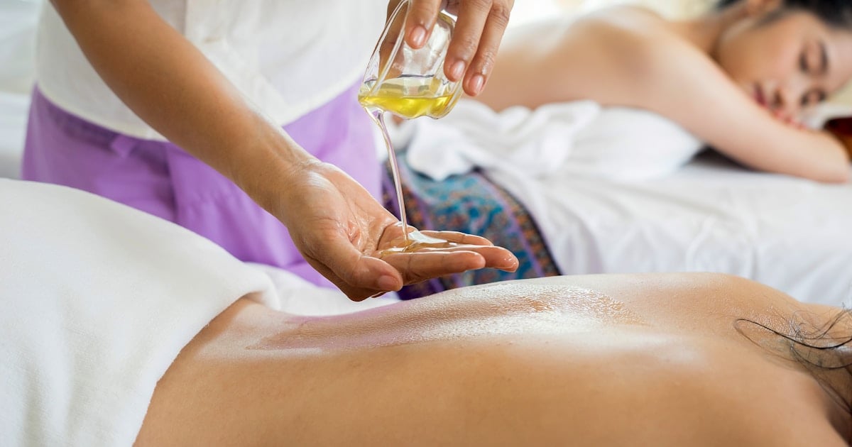 India Launches 5-Minute In-Flight Yoga Protocol to Help Travelers Beat Jet Lag and Stiffness