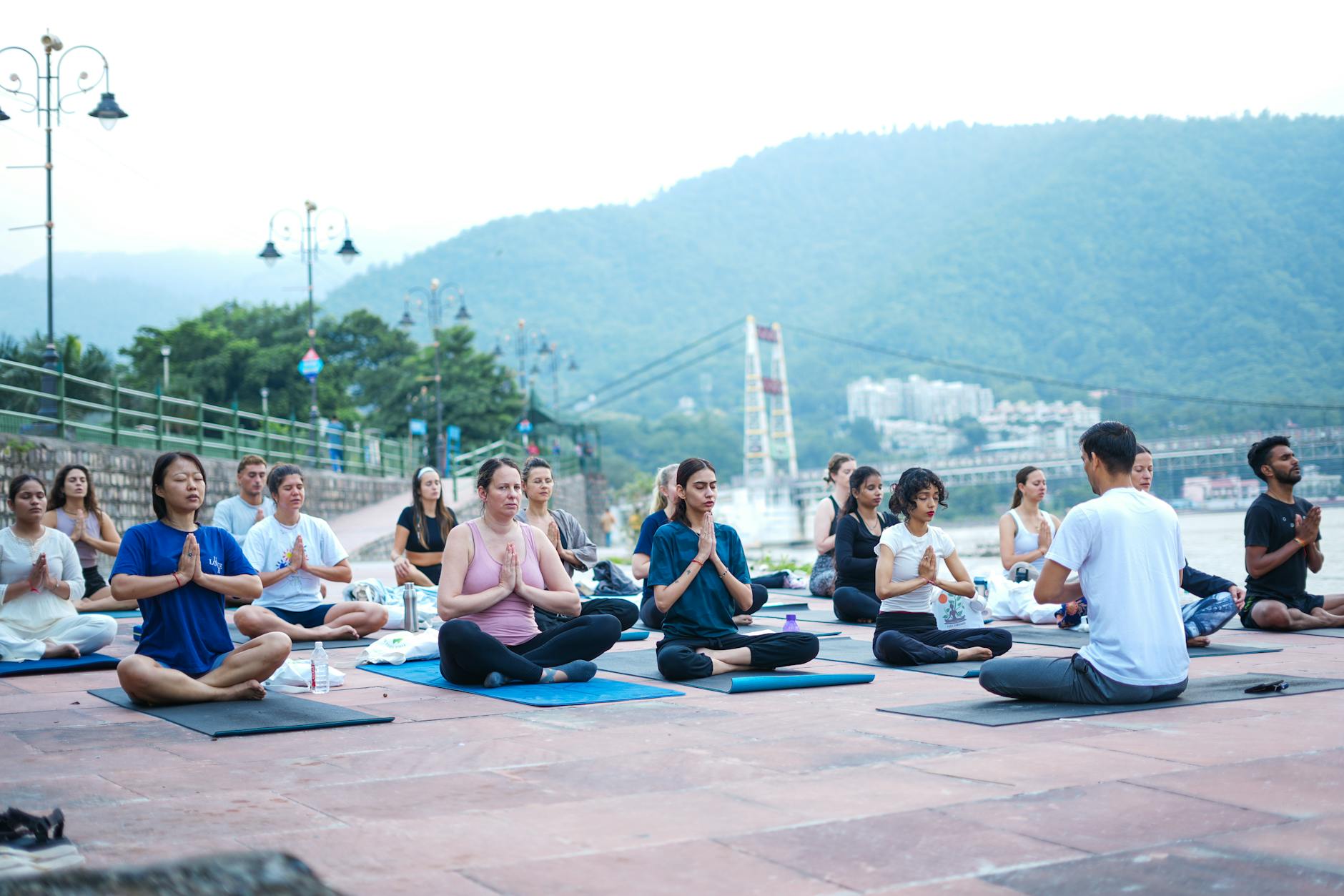 Chandra Bhedana Pranayama: Cooling Moon Breath Guide