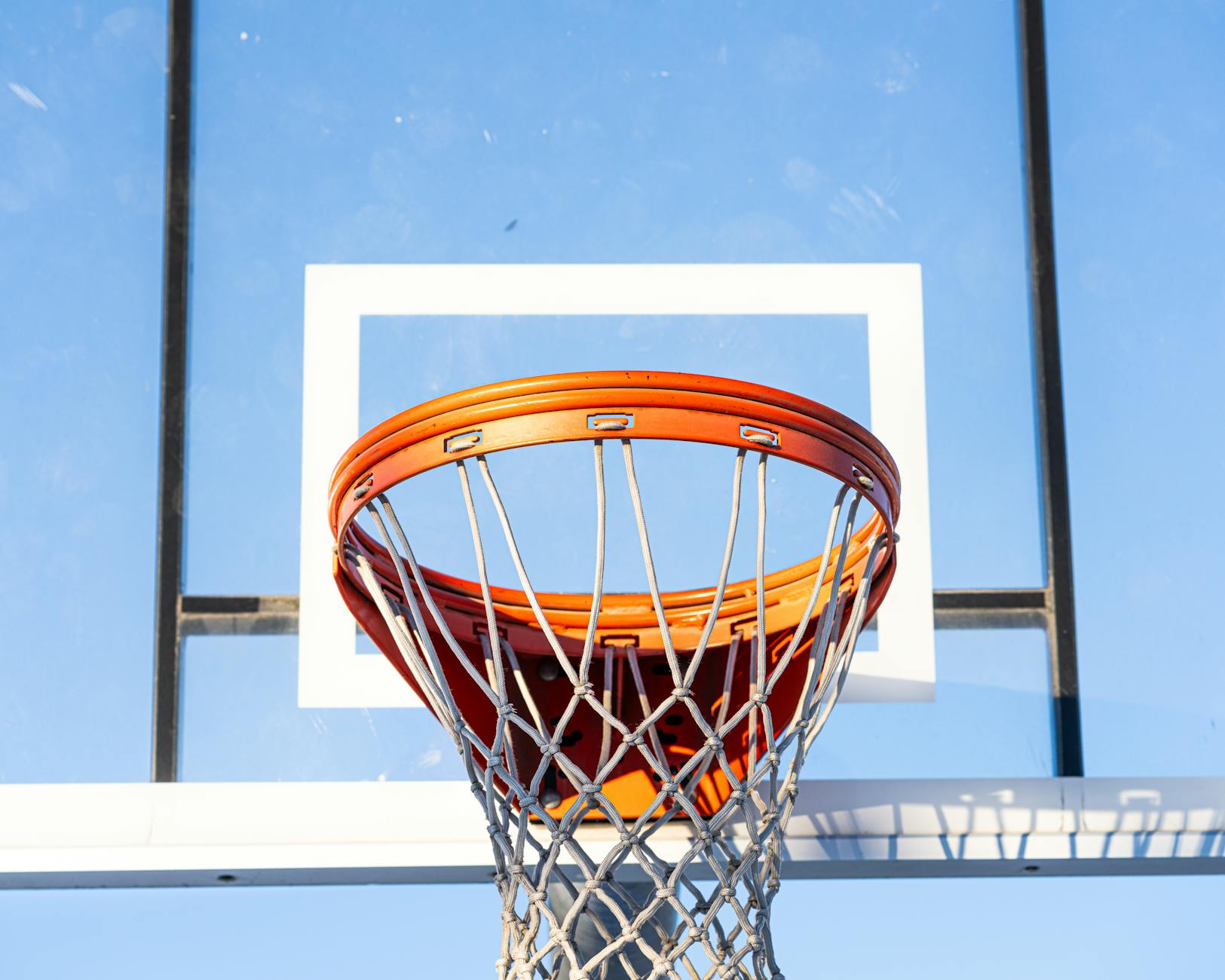 Why NFL and NBA Teams Are Making Yoga Mandatory for Recovery